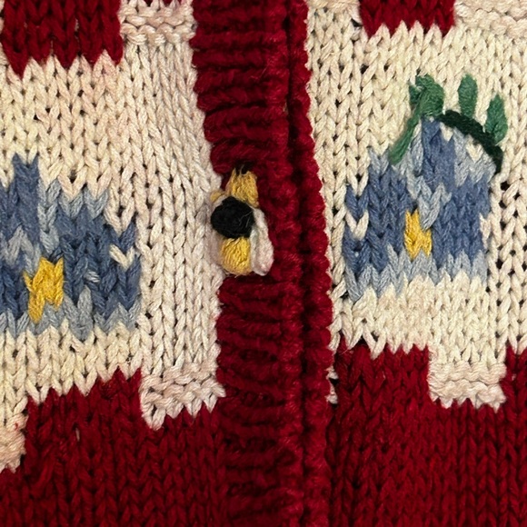 Eagle’s Eye Vintage Red Knitted Floral Bumblebee Cottagecore Vest, Sleeveless - Picture 3 of 14